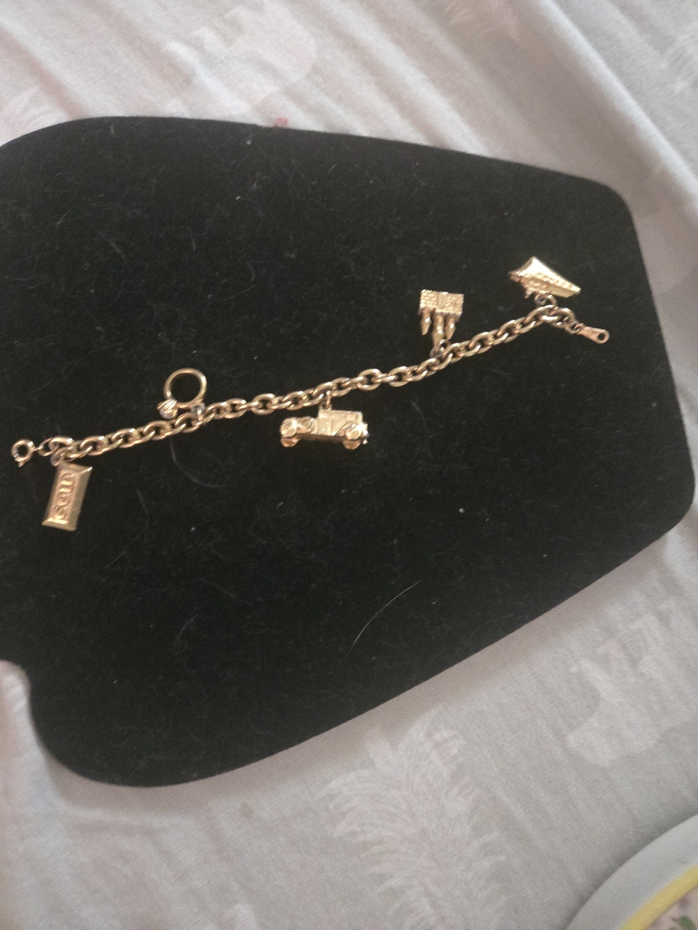 Vintage Avon Gold Charm Link Bracelet
